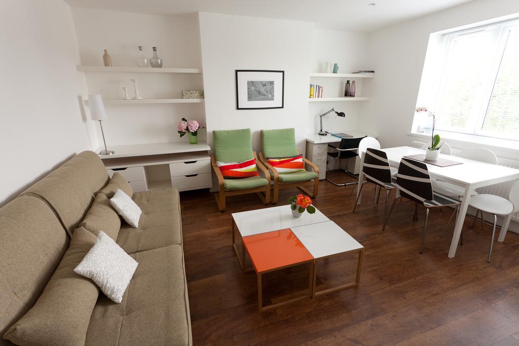 118 Brondesbury Road Apartments London Room photo
