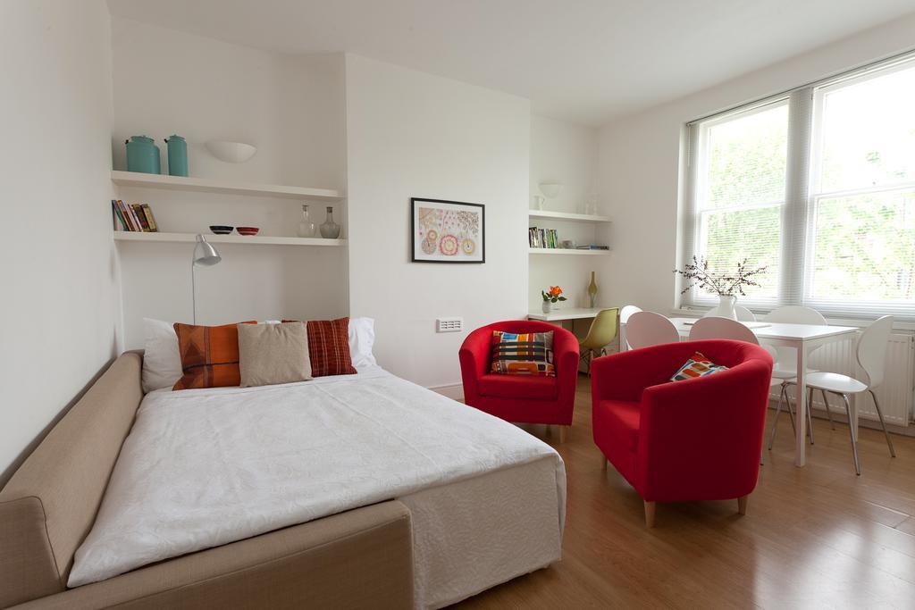 118 Brondesbury Road Apartments London Room photo